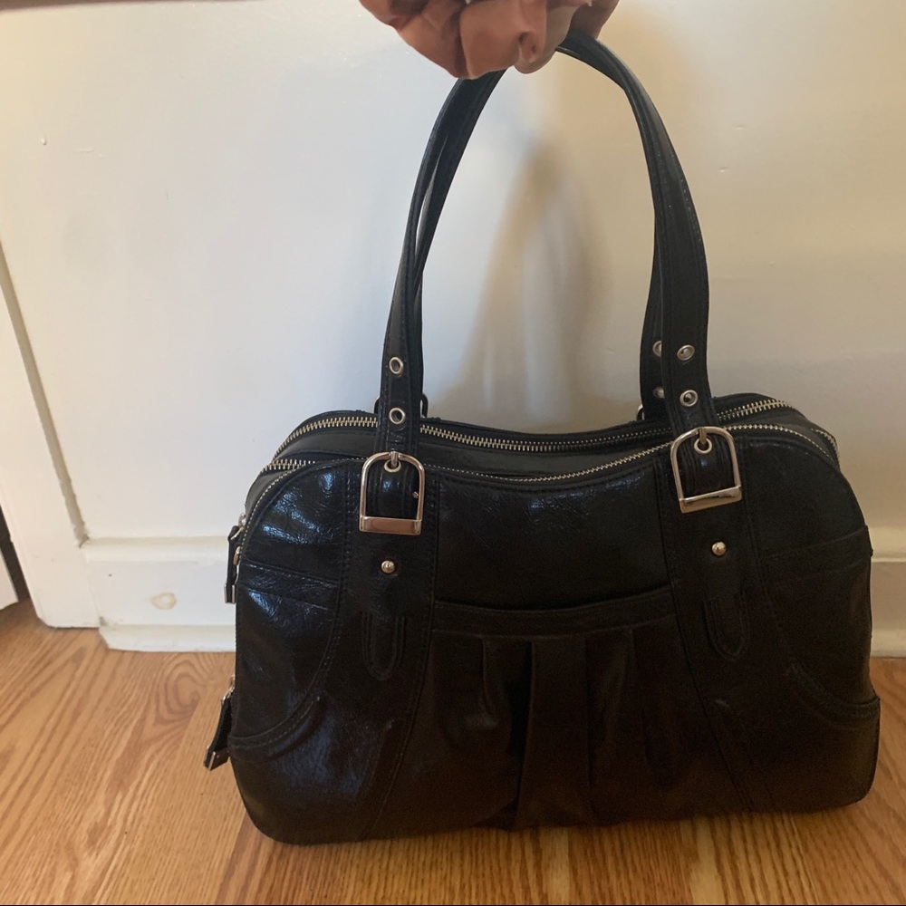 early 2000s black leather shoulder bag maxx